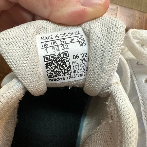 Adidas Girls White Tennis Shoes 1 - Picture 11 of 11